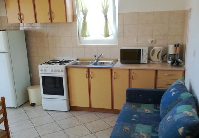 Apartamento en Kampor - Apartamento en Kampor con Terraza, Acondicionador, WIFI (4235-3) Apartamento en Kampor - Apartamento en Kampor con Terraza, Acondicionador, WIFI (4235-3)
