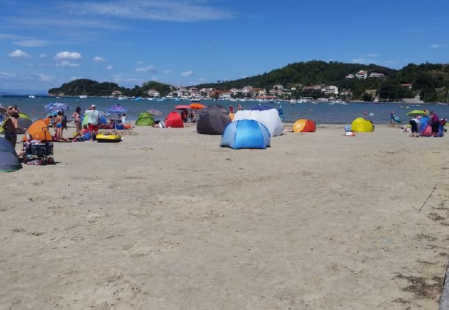 Apartamento en Kampor - Apartamento en Kampor con Terraza, Acondicionador, WIFI (4235-3) Apartamento en Kampor - Apartamento en Kampor con Terraza, Acondicionador, WIFI (4235-3)