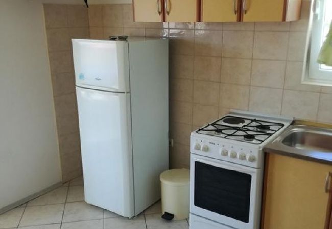 Apartamento en Kampor - Apartamento en Kampor con Terraza, Acondicionador, WIFI (4235-3) Apartamento en Kampor - Apartamento en Kampor con Terraza, Acondicionador, WIFI (4235-3)