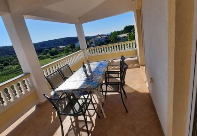 Apartamento en Kampor - Apartamento en Kampor con Terraza, Acondicionador, WIFI (4235-3) Apartamento en Kampor - Apartamento en Kampor con Terraza, Acondicionador, WIFI (4235-3)