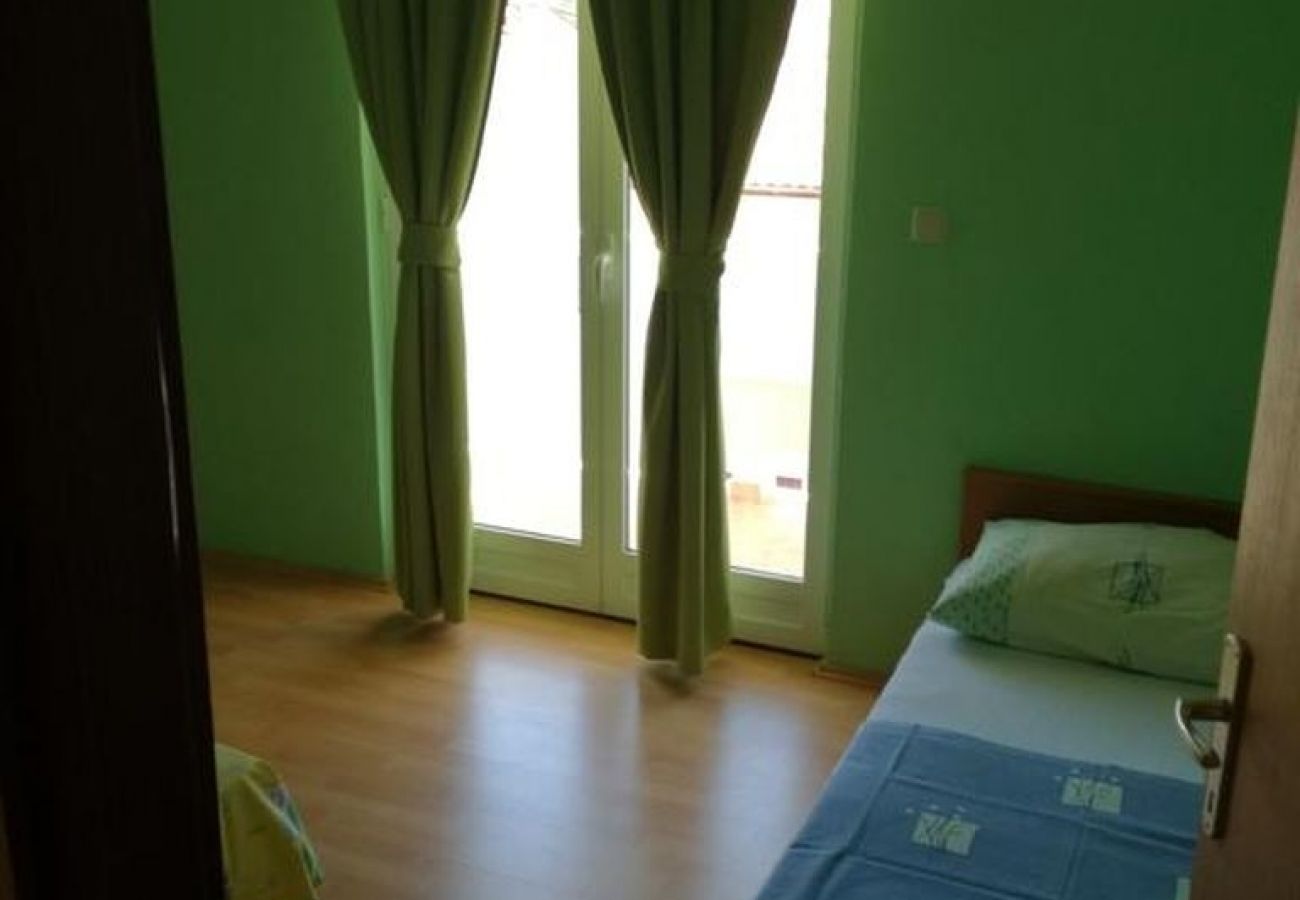 Apartamento en Kampor - Apartamento en Kampor con Terraza, Acondicionador, WIFI (4235-3)