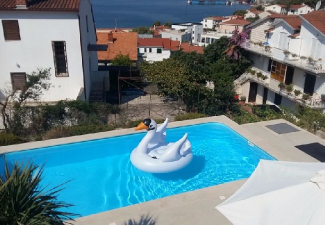 Apartamento en Trogir - Apartamento en Trogir con Seaview, Balcón, Acondicionador, WIFI (4236-1) Apartamento en Trogir - Apartamento en Trogir con Seaview, Balcón, Acondicionador, WIFI (4236-1)