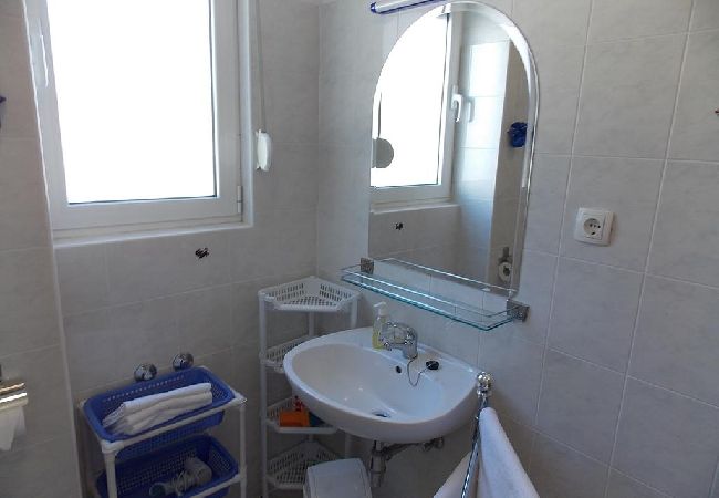 Apartamento en Trogir - Apartamento en Trogir con Seaview, Balcón, Acondicionador, WIFI (4236-2) Apartamento en Trogir - Apartamento en Trogir con Seaview, Balcón, Acondicionador, WIFI (4236-2)