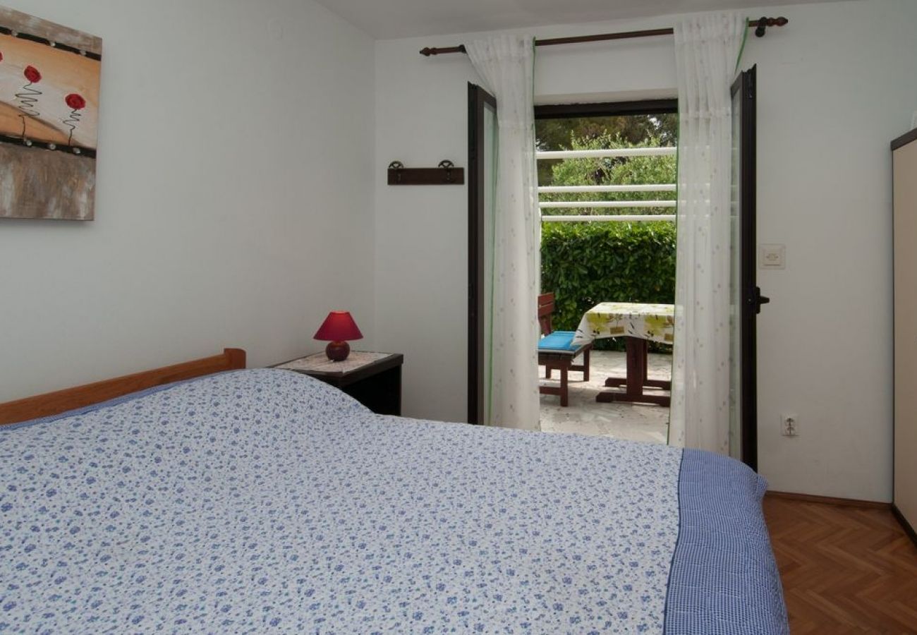 Apartamento en Mali Lošinj - Apartamento en Mali Lošinj con Terraza, Acondicionador, WIFI, Lavadora (4241-1)