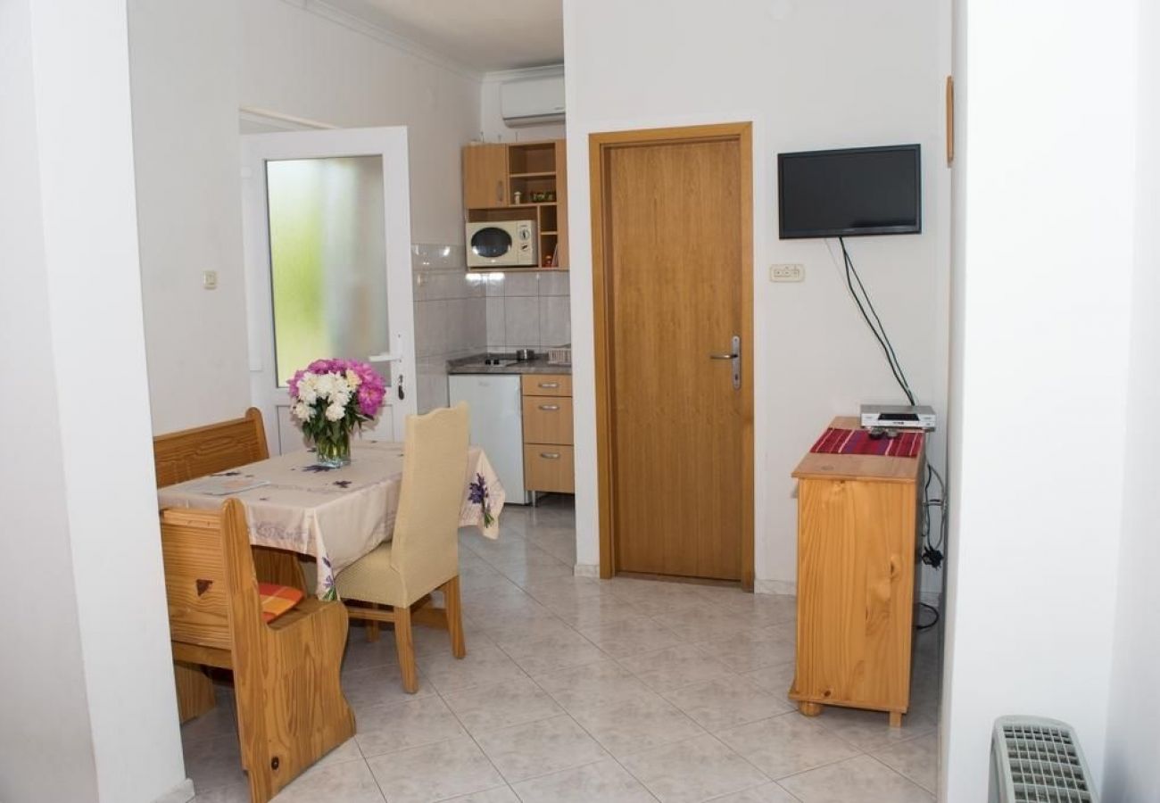 Apartamento en Vodice - Apartamento en Vodice con Balcón, Acondicionador, WIFI, Lavadora (4266-1)