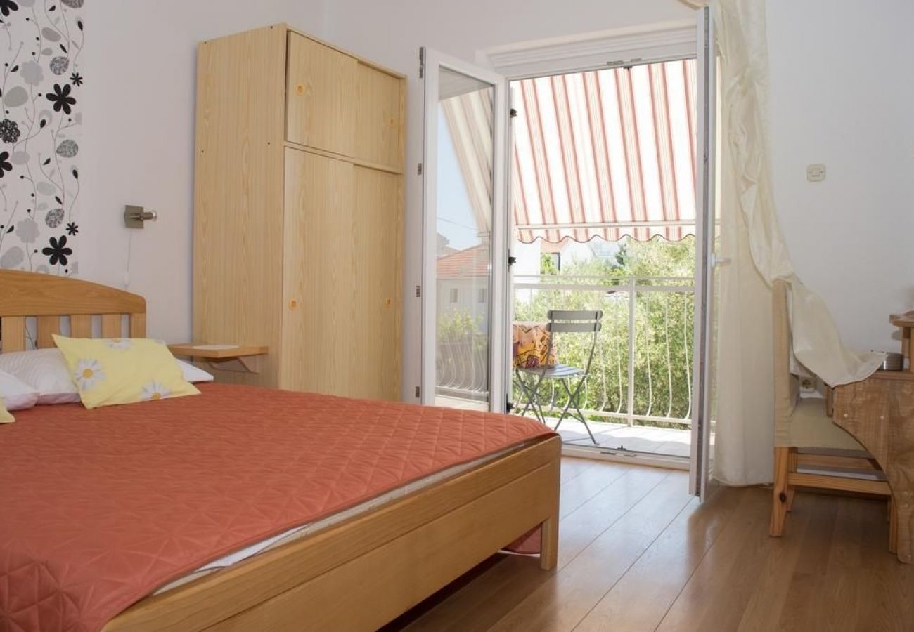 Apartamento en Vodice - Apartamento en Vodice con Balcón, Acondicionador, WIFI, Lavadora (4266-2)