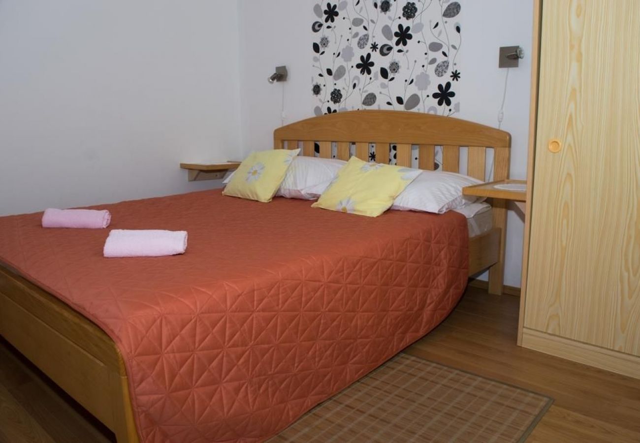 Apartamento en Vodice - Apartamento en Vodice con Balcón, Acondicionador, WIFI, Lavadora (4266-2)