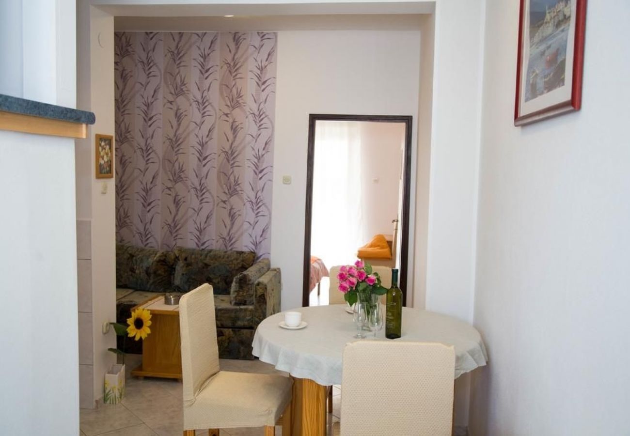 Apartamento en Vodice - Apartamento en Vodice con Balcón, Acondicionador, WIFI, Lavadora (4266-2)