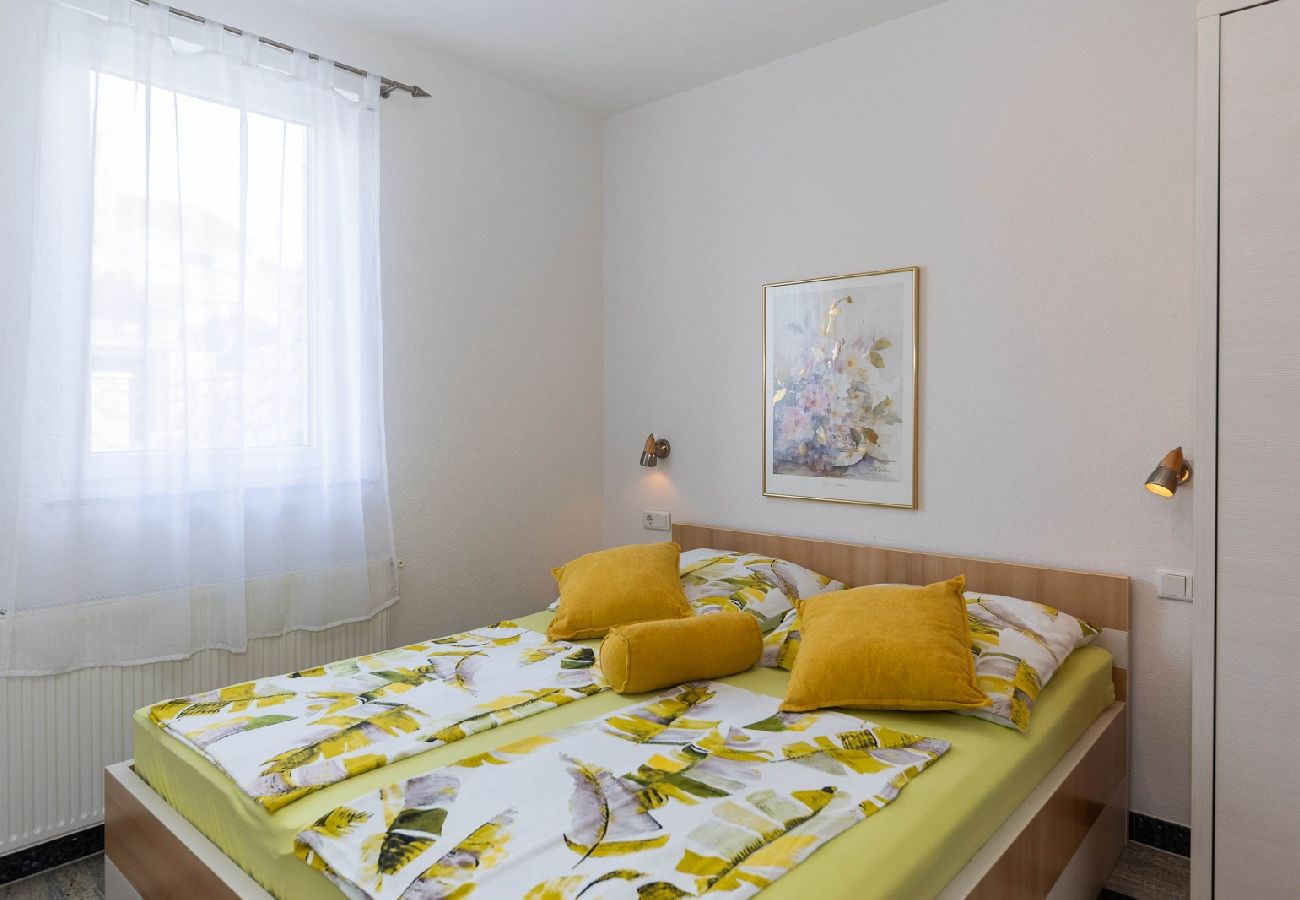 Apartamento en Crikvenica - Apartamento en Crikvenica con Seaview, Terraza, Acondicionador, WIFI (4267-1)