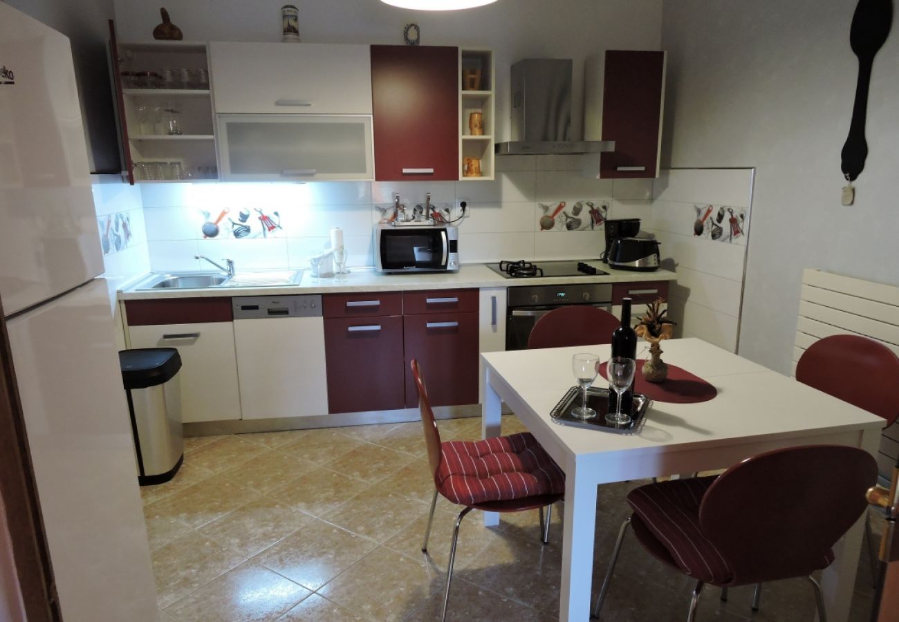 Apartamento en Biograd na moru - Apartamento en Biograd na Moru con Terraza, Acondicionador, WIFI, Lavavajillas (4269-1)