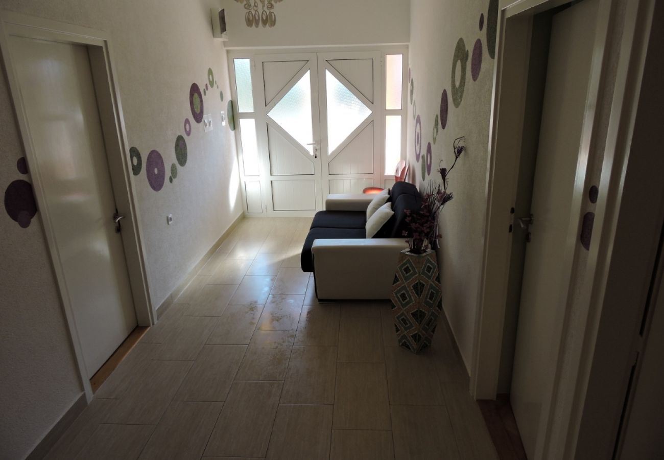 Apartamento en Biograd na moru - Apartamento en Biograd na Moru con Terraza, Acondicionador, WIFI, Lavavajillas (4269-1)