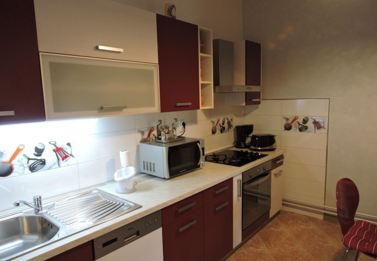 Apartamento en Biograd na moru - Apartamento en Biograd na Moru con Terraza, Acondicionador, WIFI, Lavavajillas (4269-1)