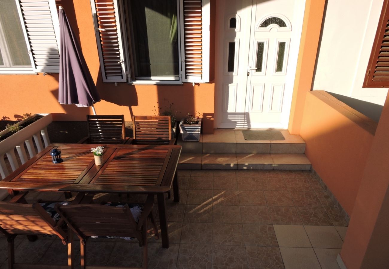 Apartamento en Biograd na moru - Apartamento en Biograd na Moru con Terraza, Acondicionador, WIFI (4269-2)