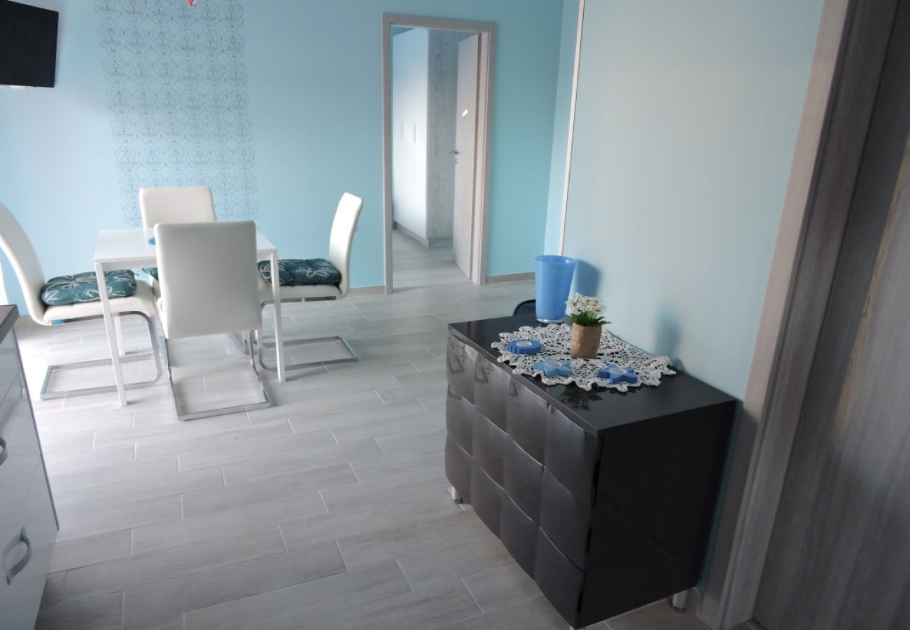 Apartamento en Biograd na moru - Apartamento en Biograd na Moru con Balcón, Acondicionador, WIFI (4269-4)