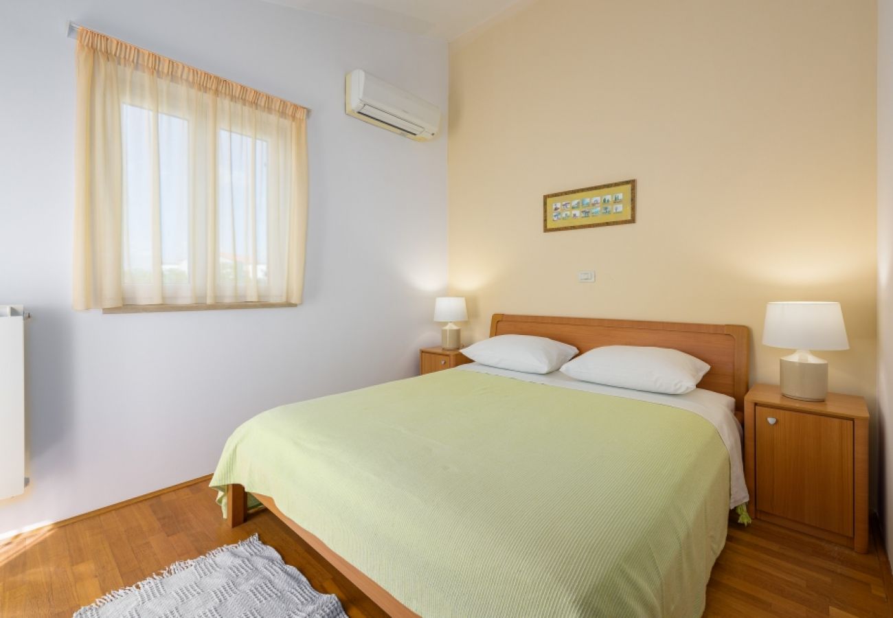 Apartamento en Bašanija - Apartamento en Bašanija con Seaview, Terraza, Acondicionador, WIFI (113-3)