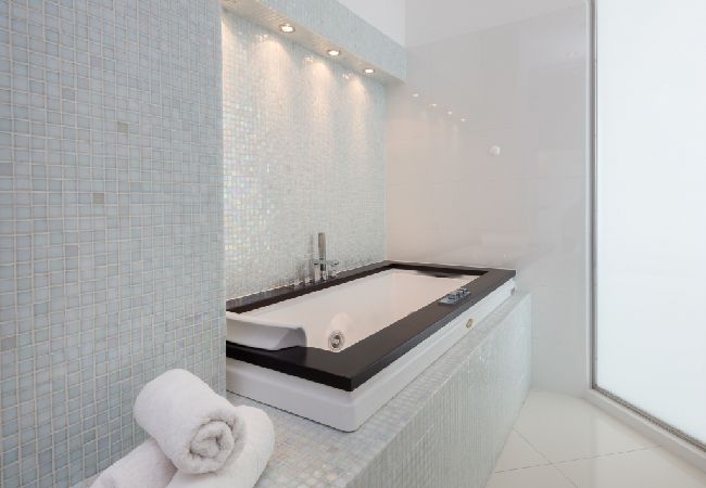 Apartamento en Stanici - Apartamento en Stanići con Seaview, Balcón, Acondicionador, WIFI (3782-8) Apartamento en Stanici - Apartamento en Stanići con Seaview, Balcón, Acondicionador, WIFI (3782-8)