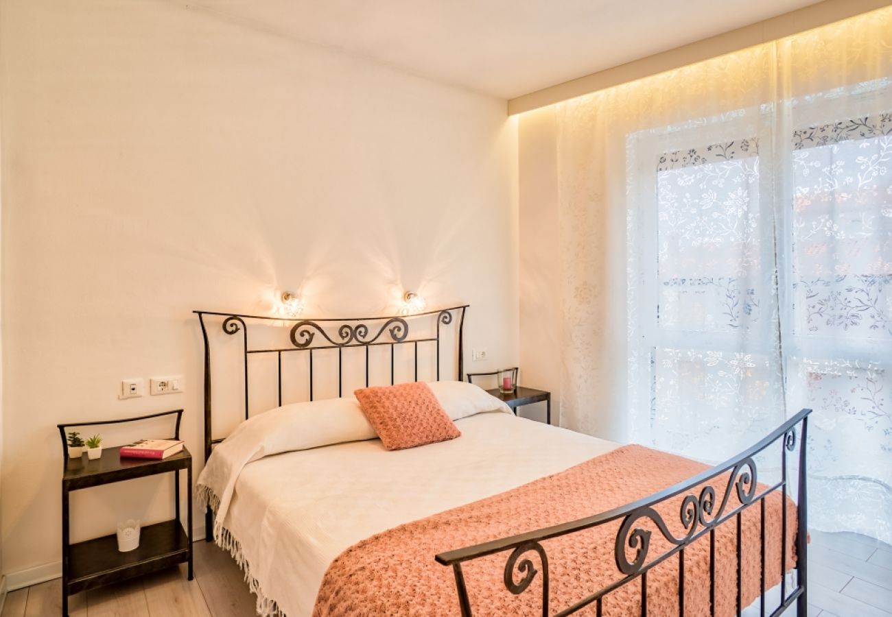 Apartamento en Rovinj - Apartamento en Rovinj con Terraza, Acondicionador, WIFI, Lavavajillas (4286-2)