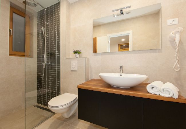 Apartamento en Brela - Apartamento en Brela con Seaview, Terraza, Acondicionador, WIFI (3524-6) Apartamento en Brela - Apartamento en Brela con Seaview, Terraza, Acondicionador, WIFI (3524-6)