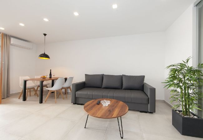 Apartamento en Brela - Apartamento en Brela con Seaview, Terraza, Acondicionador, WIFI (3524-7) Apartamento en Brela - Apartamento en Brela con Seaview, Terraza, Acondicionador, WIFI (3524-7)