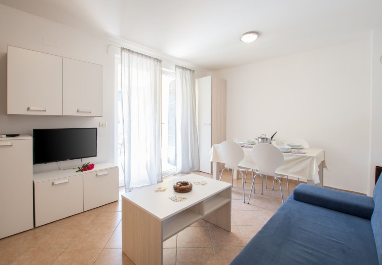 Apartamento en Savudrija - Apartamento en Savudrija con Terraza, Acondicionador, WIFI, Lavavajillas (4264-1)