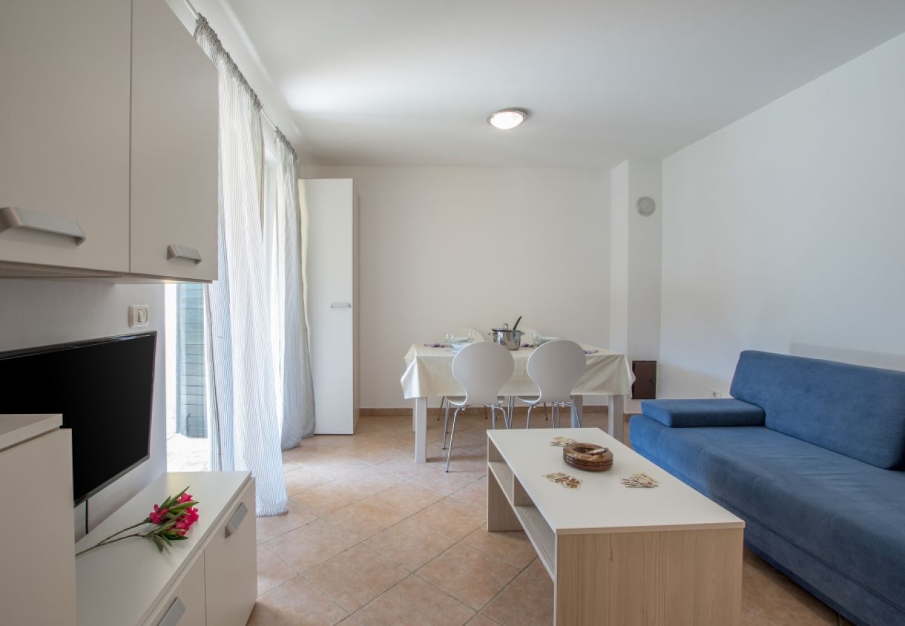 Apartamento en Savudrija - Apartamento en Savudrija con Terraza, Acondicionador, WIFI, Lavavajillas (4264-1)