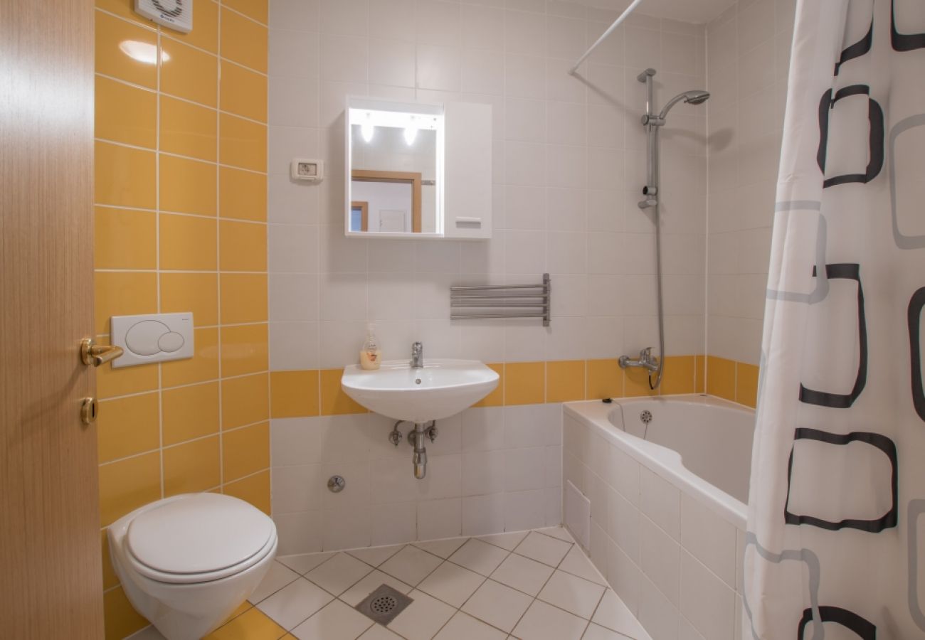 Apartamento en Savudrija - Apartamento en Savudrija con Terraza, Acondicionador, WIFI, Lavavajillas (4264-1)