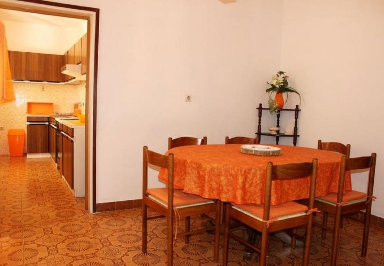 Apartamento en Supetar - Apartamento en Supetar con Terraza, Acondicionador, WIFI, Lavadora (4300-2)