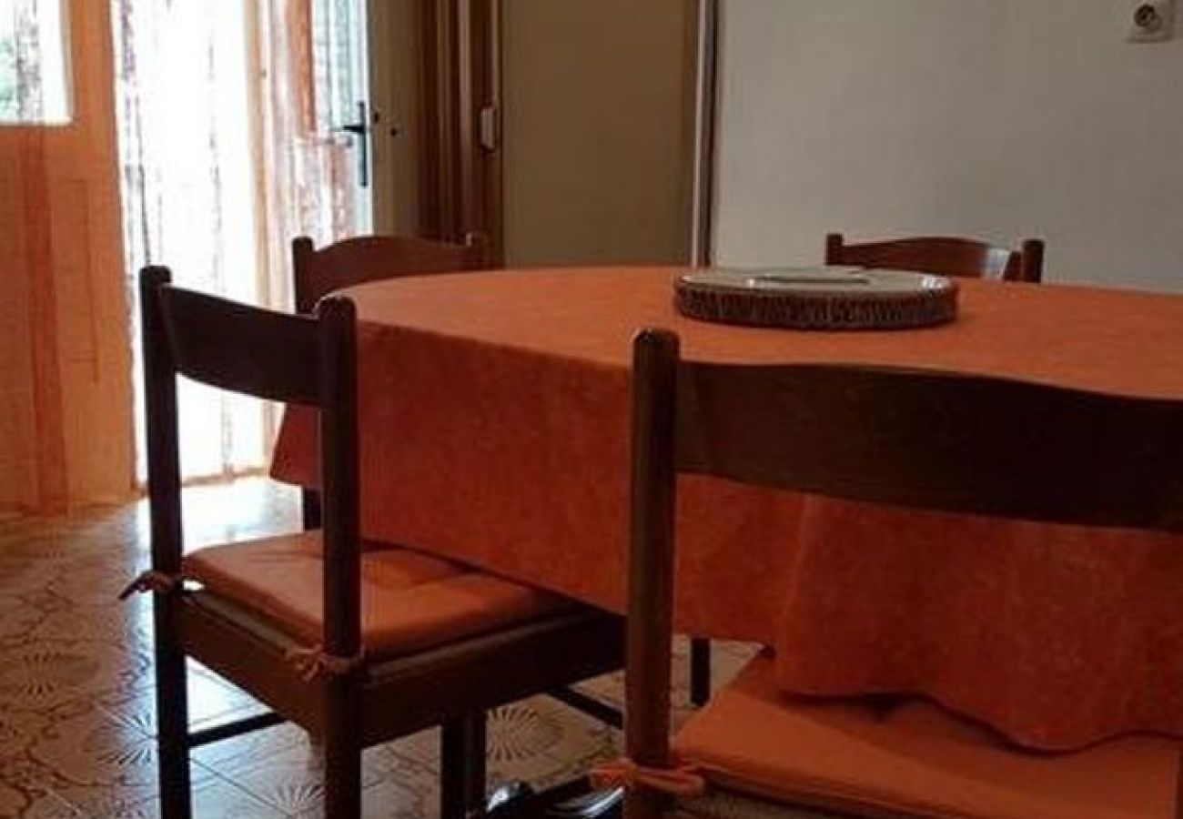 Apartamento en Supetar - Apartamento en Supetar con Terraza, Acondicionador, WIFI, Lavadora (4300-2)