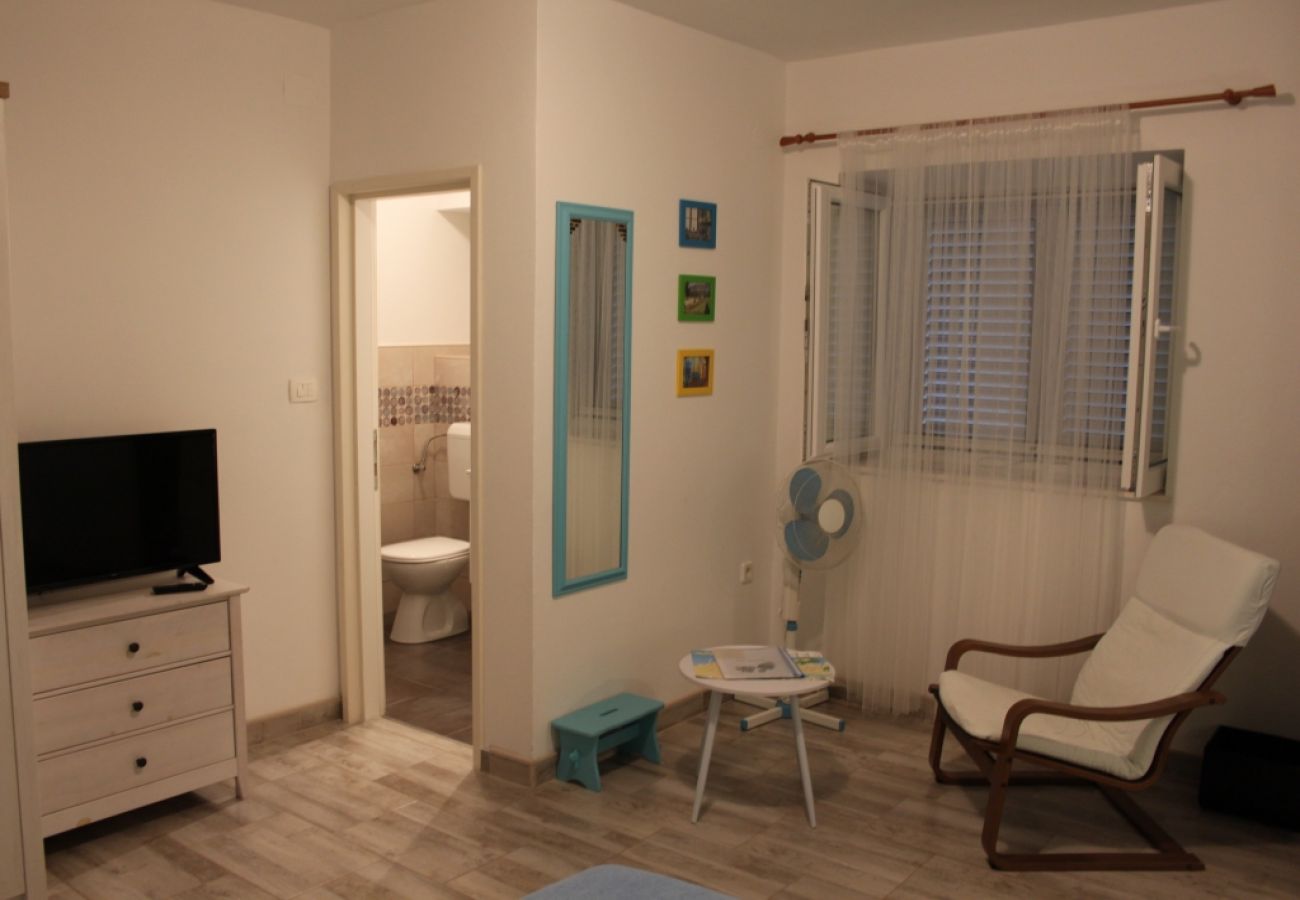 Apartamento en Tribunj - Apartamento en Tribunj con Terraza, WIFI (4303-1)