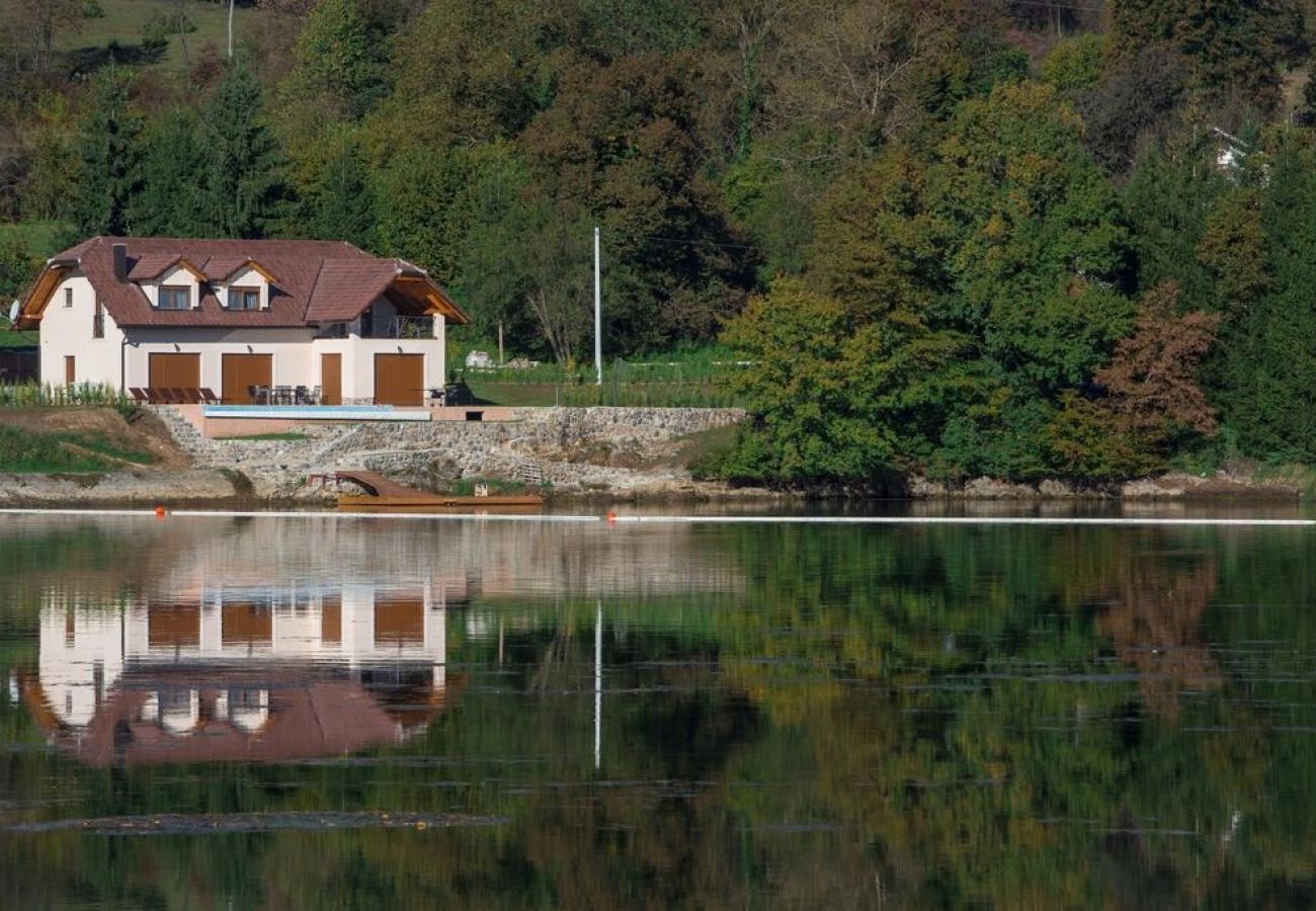 Casa en Ogulin - Casa de vacaciones en Ogulin con Terraza, Acondicionador, WIFI, Lavadora (4317-1)