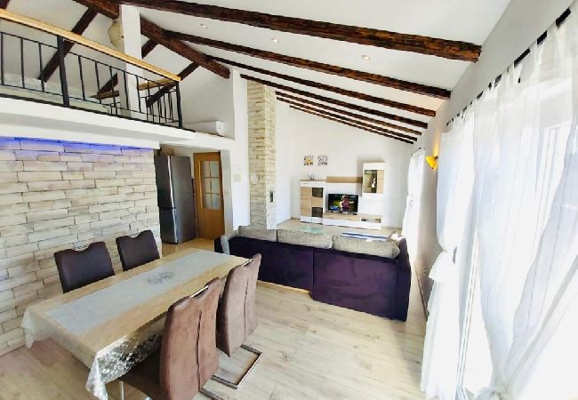 Apartamento en Supetarska Draga - Apartamento en Supetarska Draga con Seaview, Balcón, Acondicionador, WIFI (4325-1) Apartamento en Supetarska Draga - Apartamento en Supetarska Draga con Seaview, Balcón, Acondicionador, WIFI (4325-1)