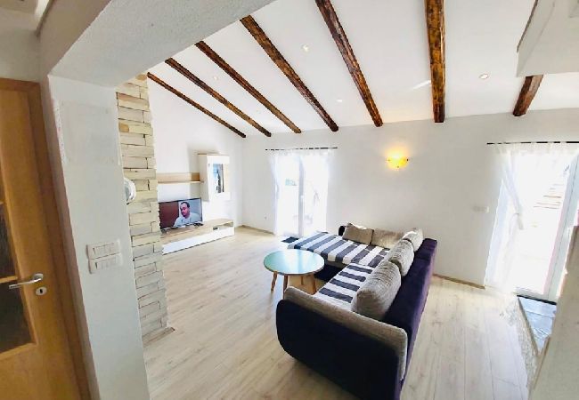 Apartamento en Supetarska Draga - Apartamento en Supetarska Draga con Seaview, Balcón, Acondicionador, WIFI (4325-1) Apartamento en Supetarska Draga - Apartamento en Supetarska Draga con Seaview, Balcón, Acondicionador, WIFI (4325-1)