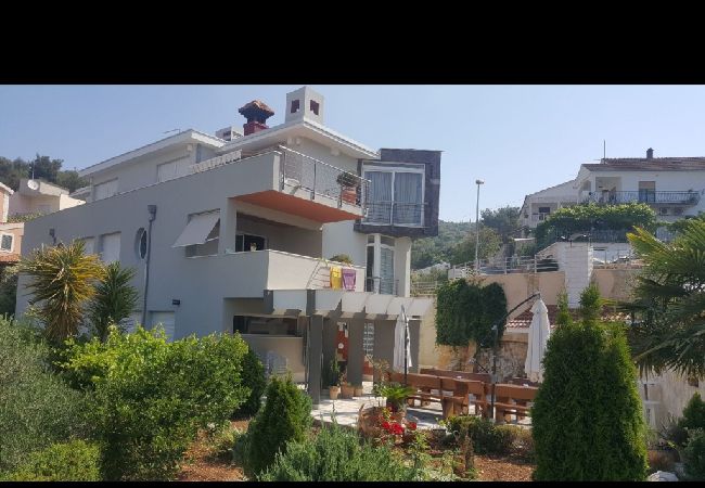 Apartamento en Trogir - Apartamento en Trogir con Seaview, Terraza, Acondicionador, WIFI (4328-5) Apartamento en Trogir - Apartamento en Trogir con Seaview, Terraza, Acondicionador, WIFI (4328-5)