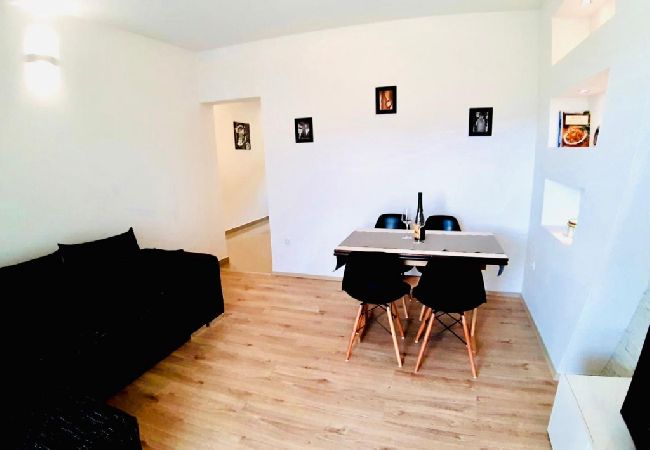 Apartamento en Supetarska Draga - Apartamento en Supetarska Draga con Seaview, Balcón, Acondicionador, WIFI (4325-3) Apartamento en Supetarska Draga - Apartamento en Supetarska Draga con Seaview, Balcón, Acondicionador, WIFI (4325-3)