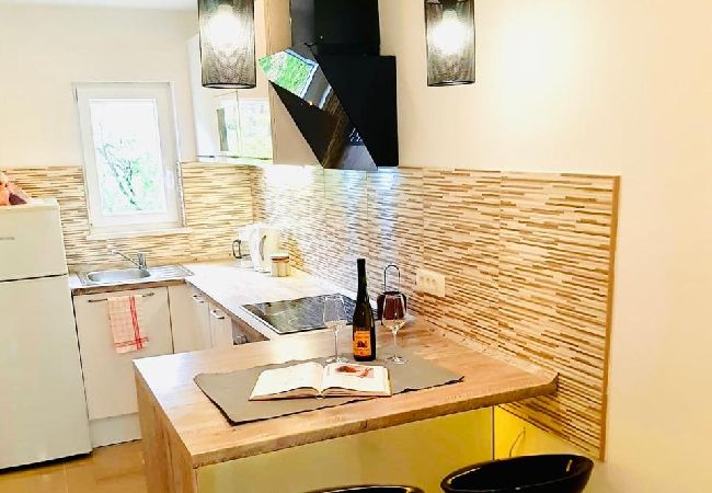 Apartamento en Supetarska Draga - Apartamento en Supetarska Draga con Seaview, Balcón, Acondicionador, WIFI (4325-3) Apartamento en Supetarska Draga - Apartamento en Supetarska Draga con Seaview, Balcón, Acondicionador, WIFI (4325-3)