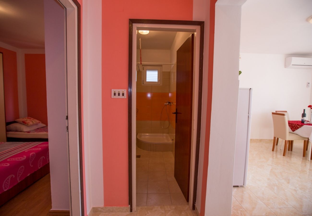 Apartamento en Lopar - Apartamento en Lopar con Terraza, Acondicionador, WIFI, Lavadora (4360-1)