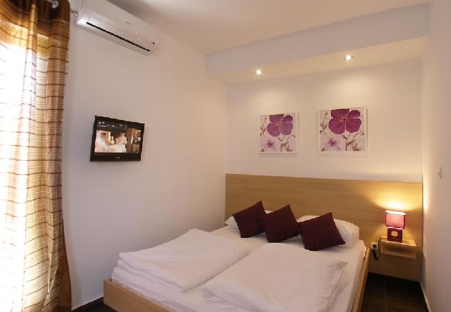 Estudio en Vodice - Apartamento Estudio en Vodice con Terraza, Acondicionador, WIFI (4323-4) Estudio en Vodice - Apartamento Estudio en Vodice con Terraza, Acondicionador, WIFI (4323-4)