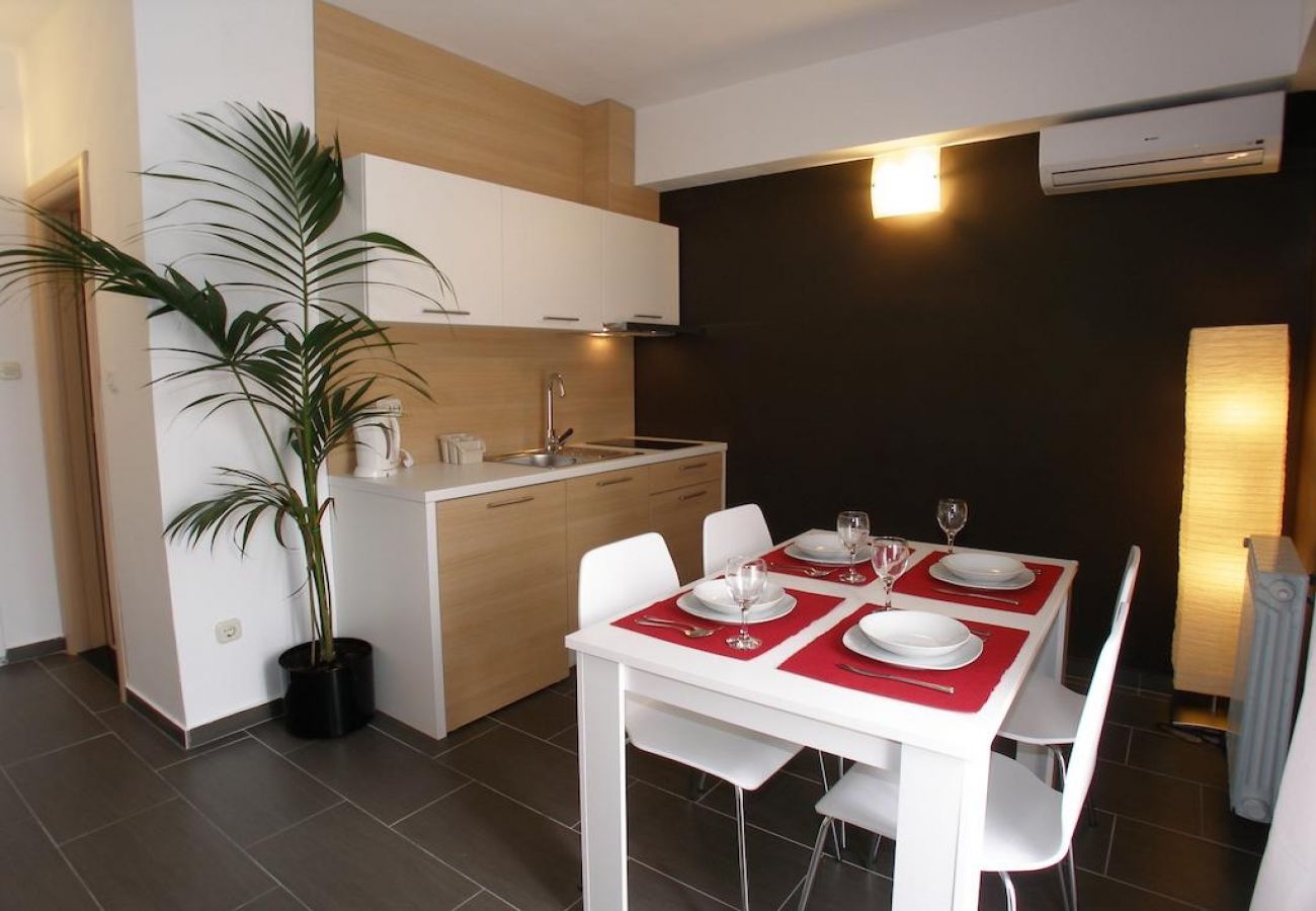 Apartamento en Vodice - Apartamento en Vodice con Balcón, Acondicionador, WIFI (4323-1)