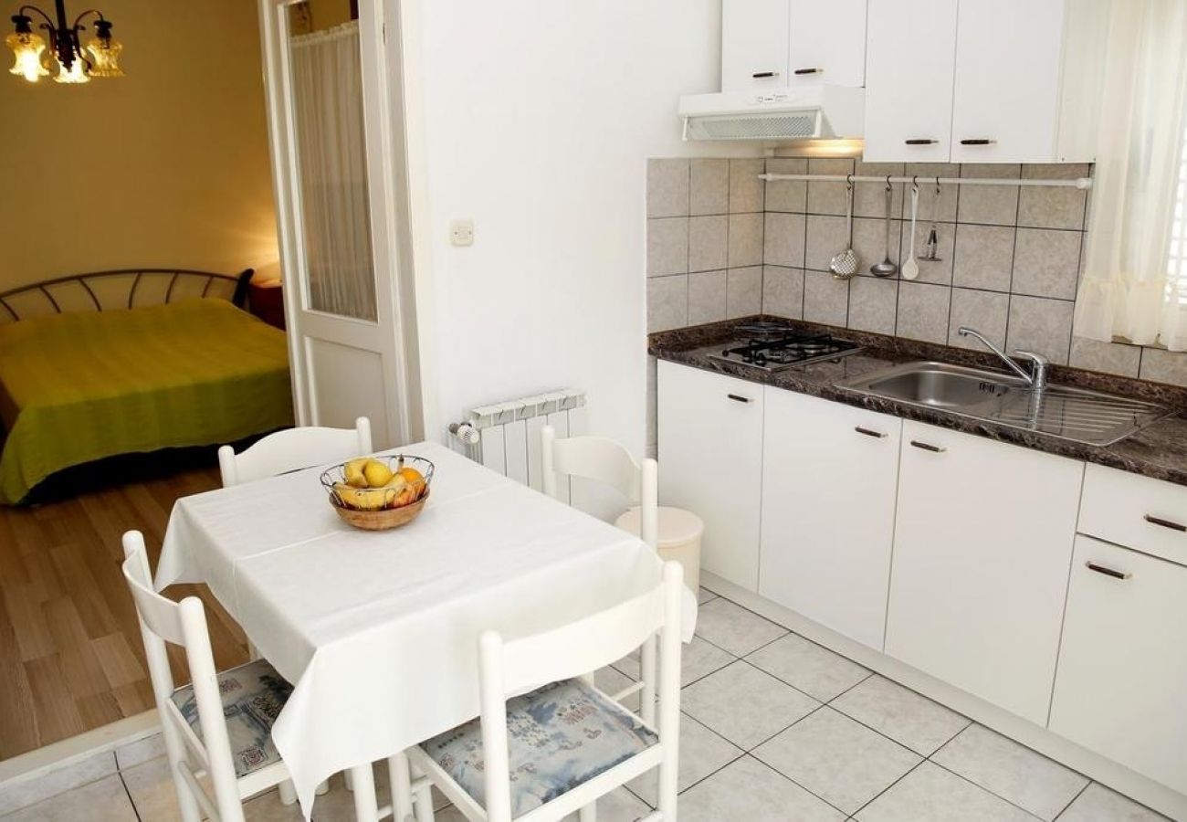 Apartamento en Vodice - Apartamento en Vodice con Terraza, Acondicionador, WIFI, Lavadora (4382-2)