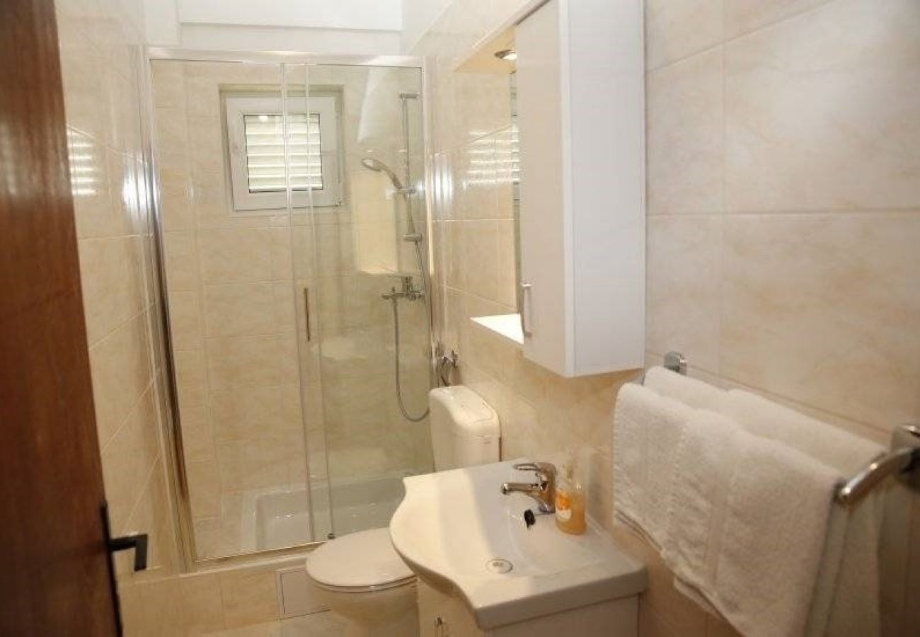 Apartamento en Vodice - Apartamento en Vodice con Terraza, Acondicionador, WIFI, Lavadora (4382-2)