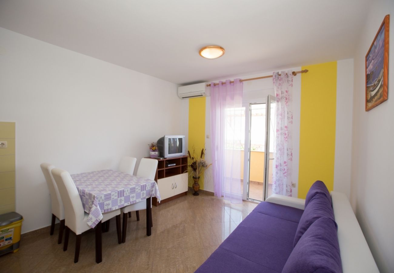 Apartamento en Lopar - Apartamento en Lopar con Balcón, Acondicionador, WIFI, Lavadora (73-3)