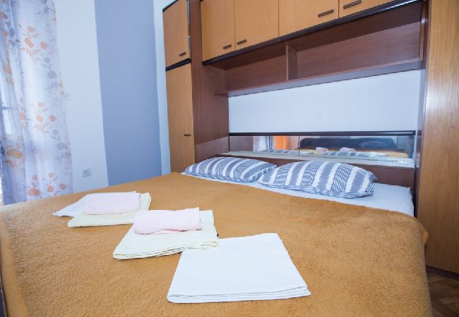 Apartamento en Lopar - Apartamento en Lopar con Seaview, Terraza, Acondicionador, WIFI (178-1) Apartamento en Lopar - Apartamento en Lopar con Seaview, Terraza, Acondicionador, WIFI (178-1)