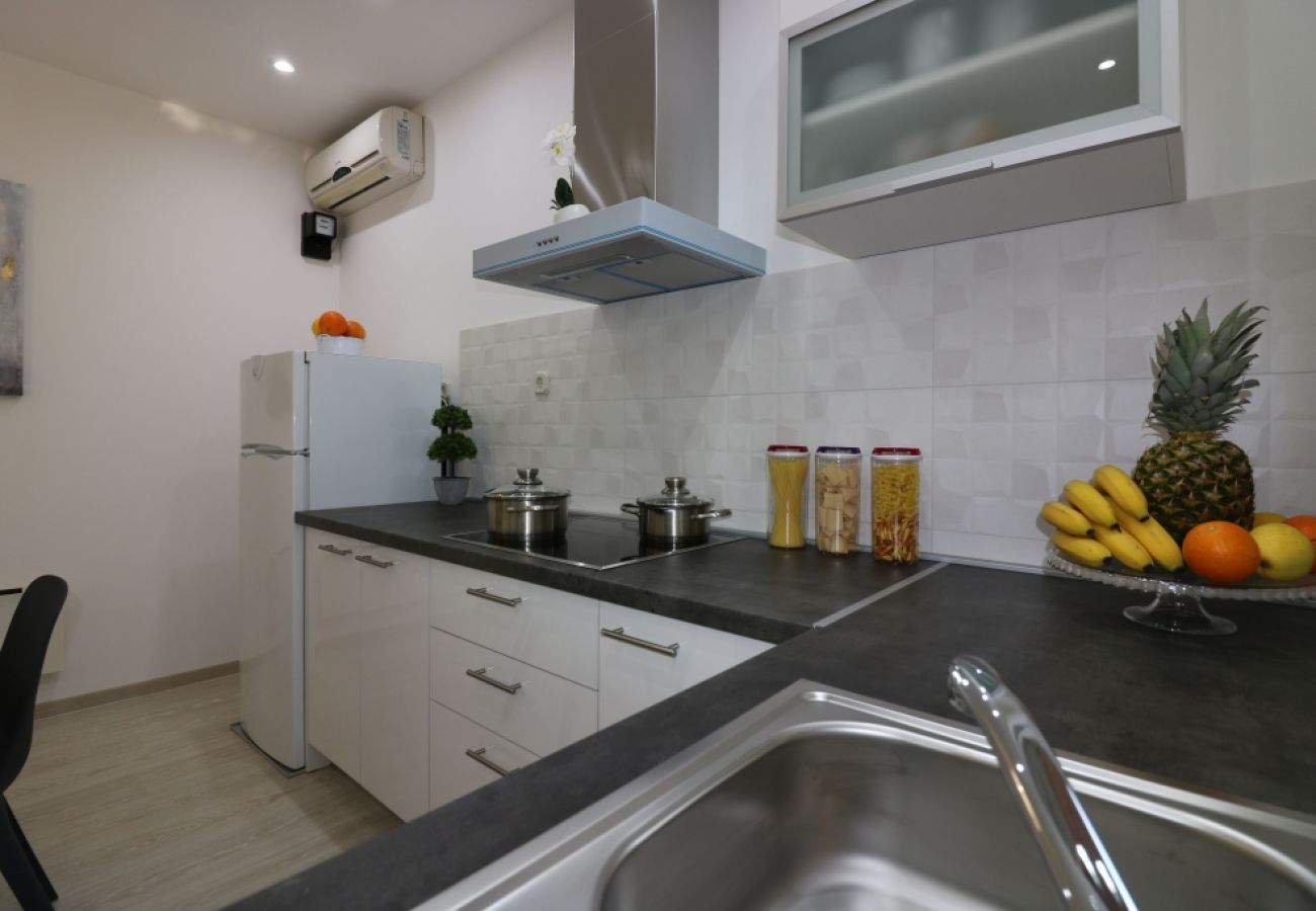 Casa en Porec - Casa de vacaciones en Poreč con Terraza, Acondicionador, WIFI, Lavavajillas (4400-8)