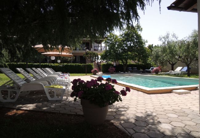 Casa en Porec - Casa de vacaciones en Poreč con Terraza, Acondicionador, WIFI, Lavavajillas (4400-2) Casa en Porec - Casa de vacaciones en Poreč con Terraza, Acondicionador, WIFI, Lavavajillas (4400-2)