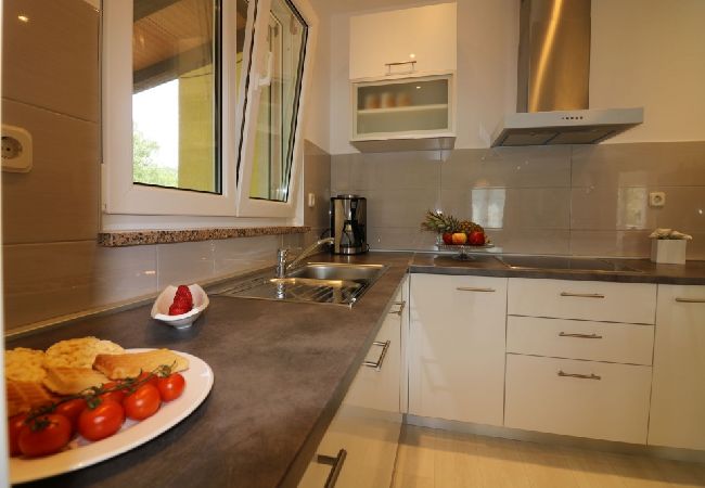 Casa en Porec - Casa de vacaciones en Poreč con Terraza, Acondicionador, WIFI, Lavavajillas (4400-1) Casa en Porec - Casa de vacaciones en Poreč con Terraza, Acondicionador, WIFI, Lavavajillas (4400-1)