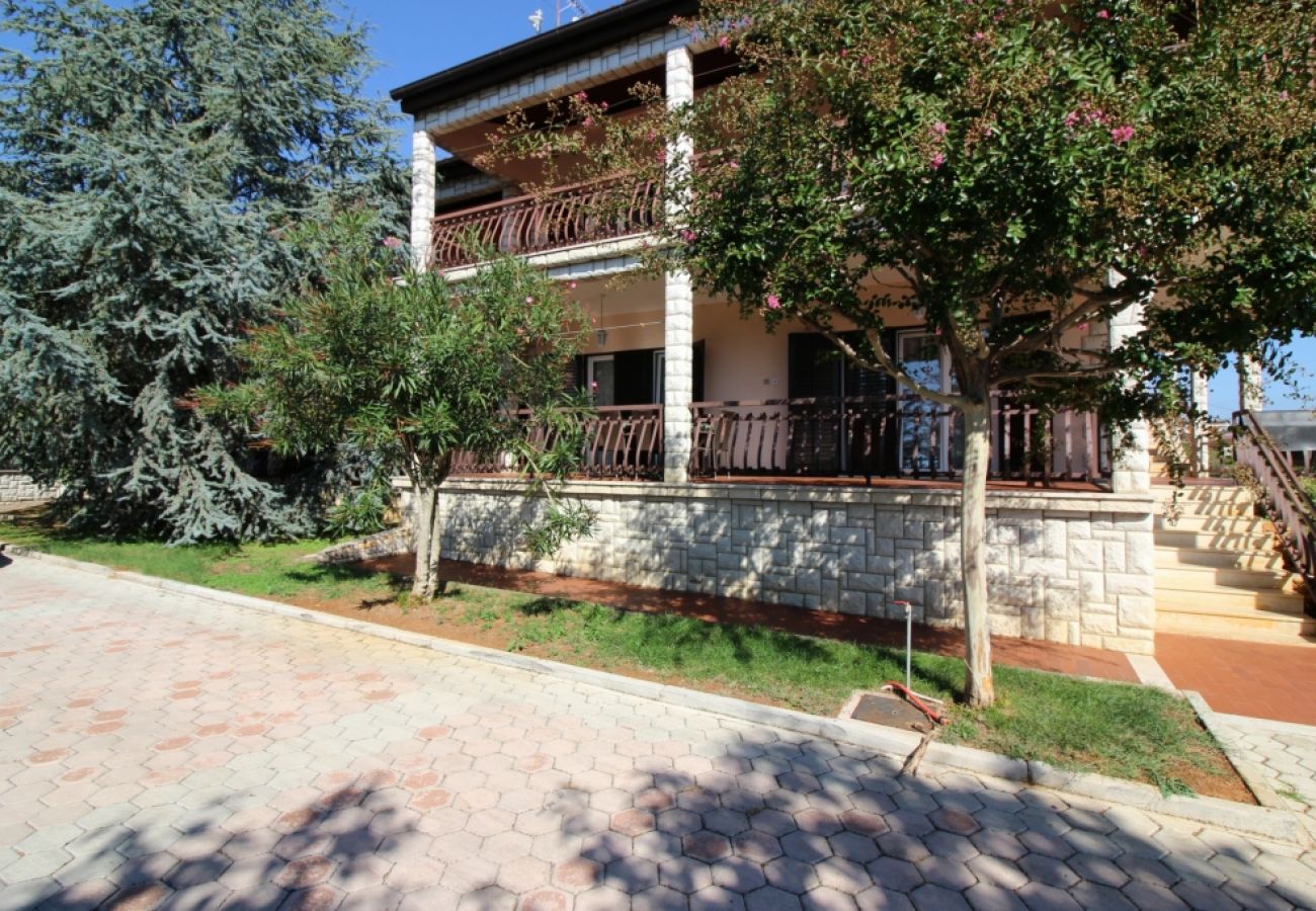 Apartamento en Porec - Apartamento en Poreč con Terraza, Acondicionador, WIFI, Lavavajillas (4400-10)