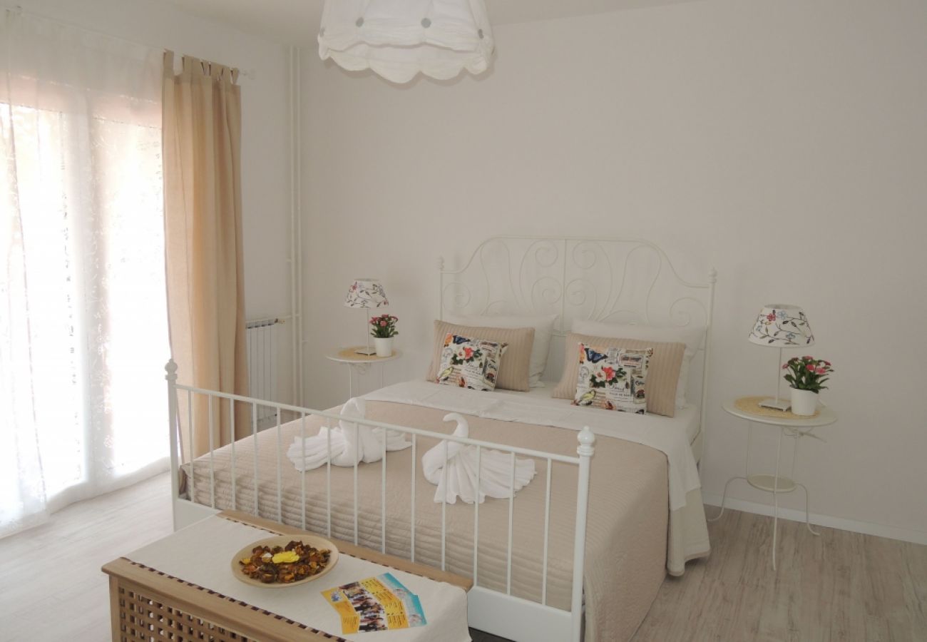 Apartamento en Porec - Apartamento en Poreč con Terraza, Acondicionador, WIFI, Lavavajillas (4400-10)