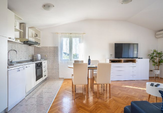 Apartamento en Sali - Apartamento en Sali con Seaview, Balcón, Acondicionador, WIFI (4413-2) Apartamento en Sali - Apartamento en Sali con Seaview, Balcón, Acondicionador, WIFI (4413-2)