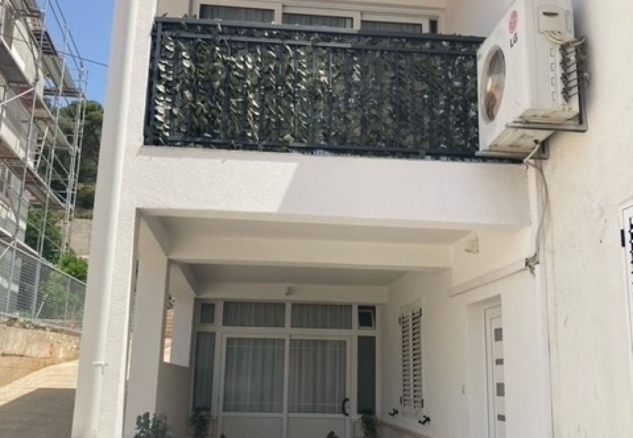 Apartamento en Jelsa - Apartamento en Jelsa con Terraza, Acondicionador, WIFI (4440-1)