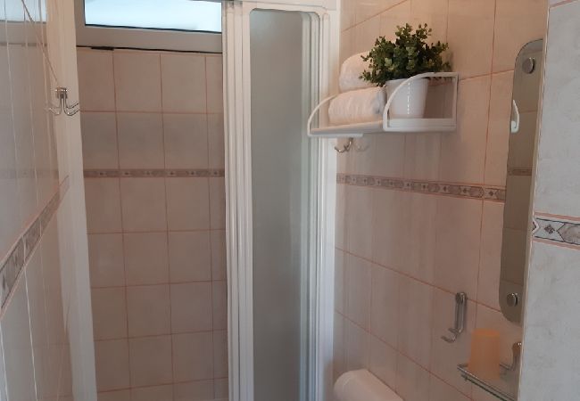 Apartamento en Jelsa - Apartamento en Jelsa con Terraza, Acondicionador, WIFI (4440-2) Apartamento en Jelsa - Apartamento en Jelsa con Terraza, Acondicionador, WIFI (4440-2)